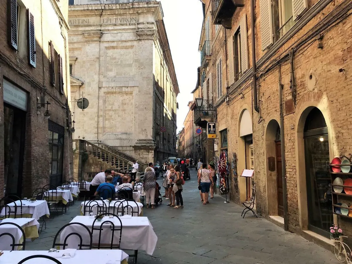 The Blue Lodge-Cozy Flat Close To Piazza Del Campo Siena Apartment